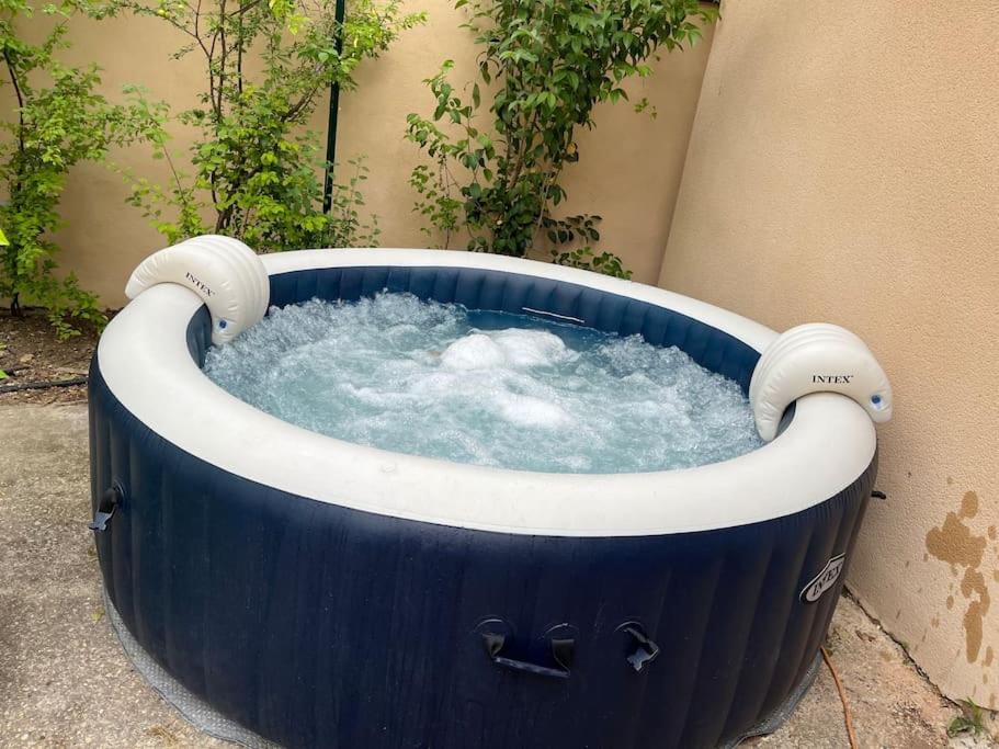 Villa Climatise Avec Piscine Et Jacuzzi Carpentras Buitenkant foto