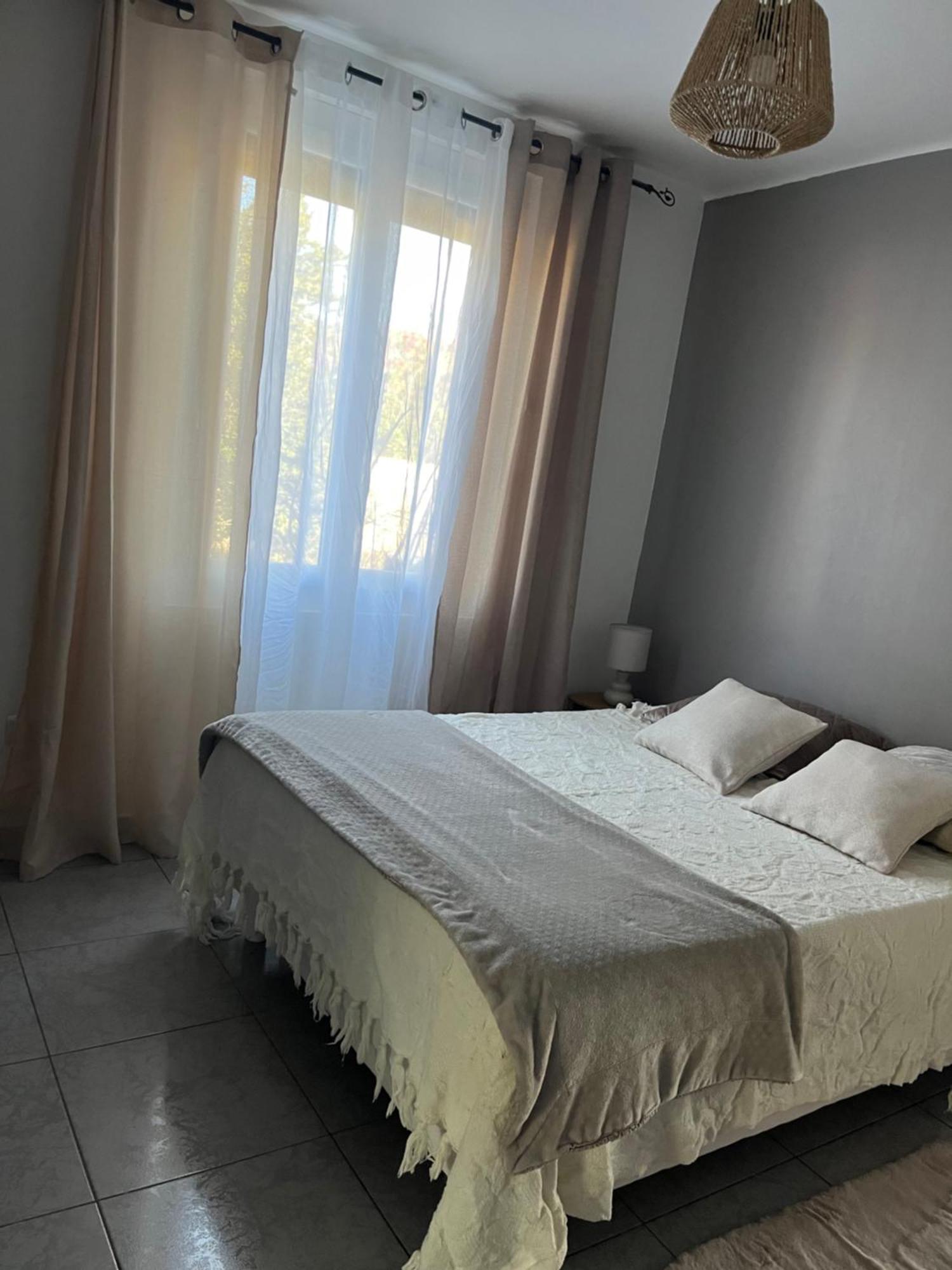 Villa Climatise Avec Piscine Et Jacuzzi Carpentras Buitenkant foto